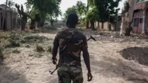Soldier kills 2, over N200 bribe: Niger.