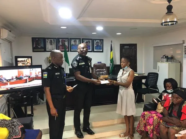 Anambra: IGP Presents cheques to Deceased Police officers Family.
