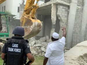 BANANA ISLAND: LAGOS BEGINS REMOVAL OF ILLEGAL STRUCTURES